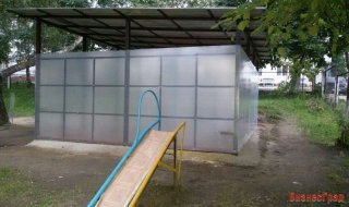 Внешняя комплектация детских садов (теневые навесы, входной блок, песочницы, спортплощадка)